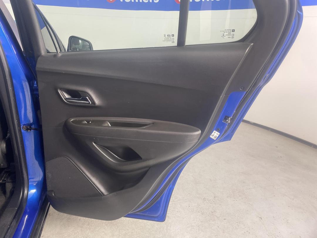 Photo '19' of Holden Trax