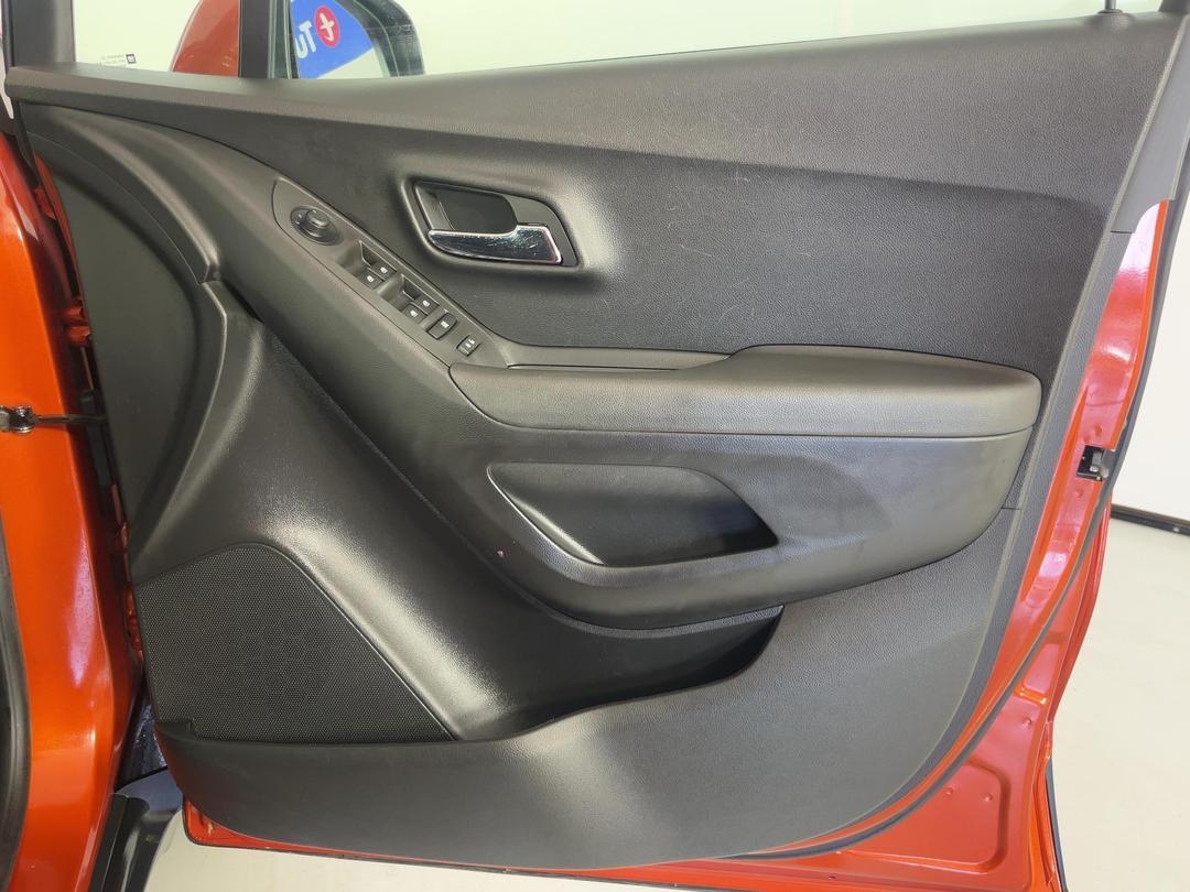 Photo '15' of Holden Trax