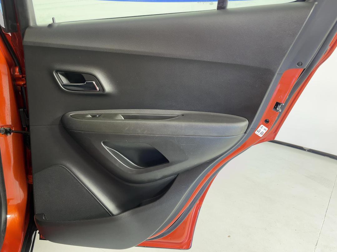 Photo '19' of Holden Trax