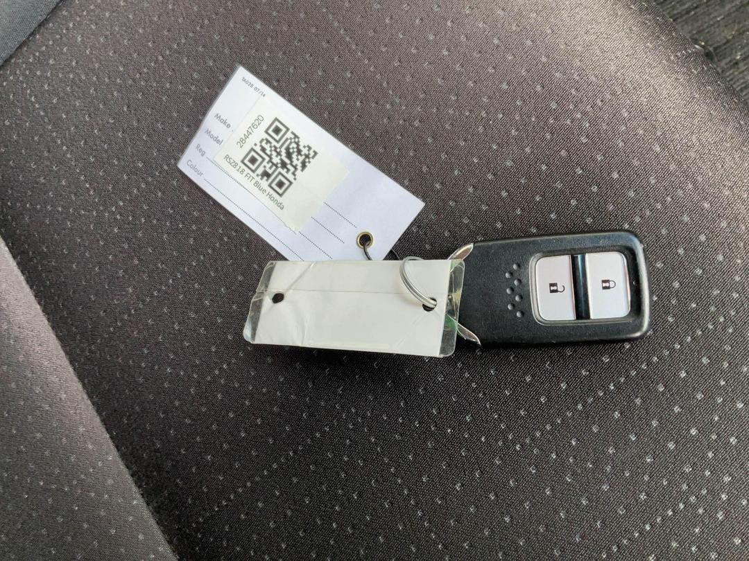 Photo '15' of Honda FIT Photo '15' of Honda FIT
