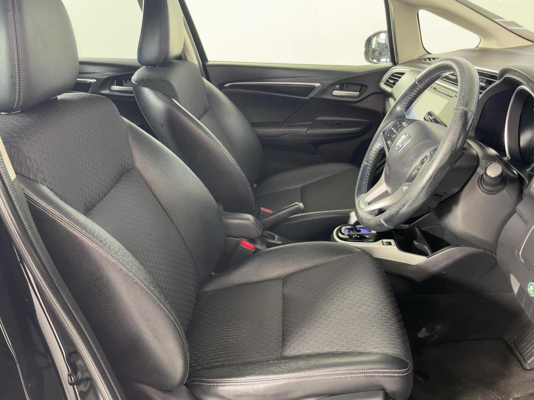 Photo '16' of Honda FIT