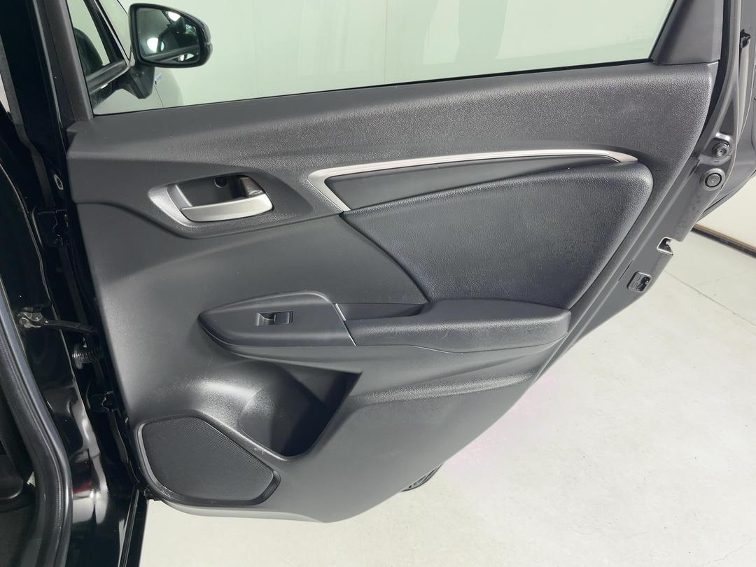 Photo '19' of Honda FIT