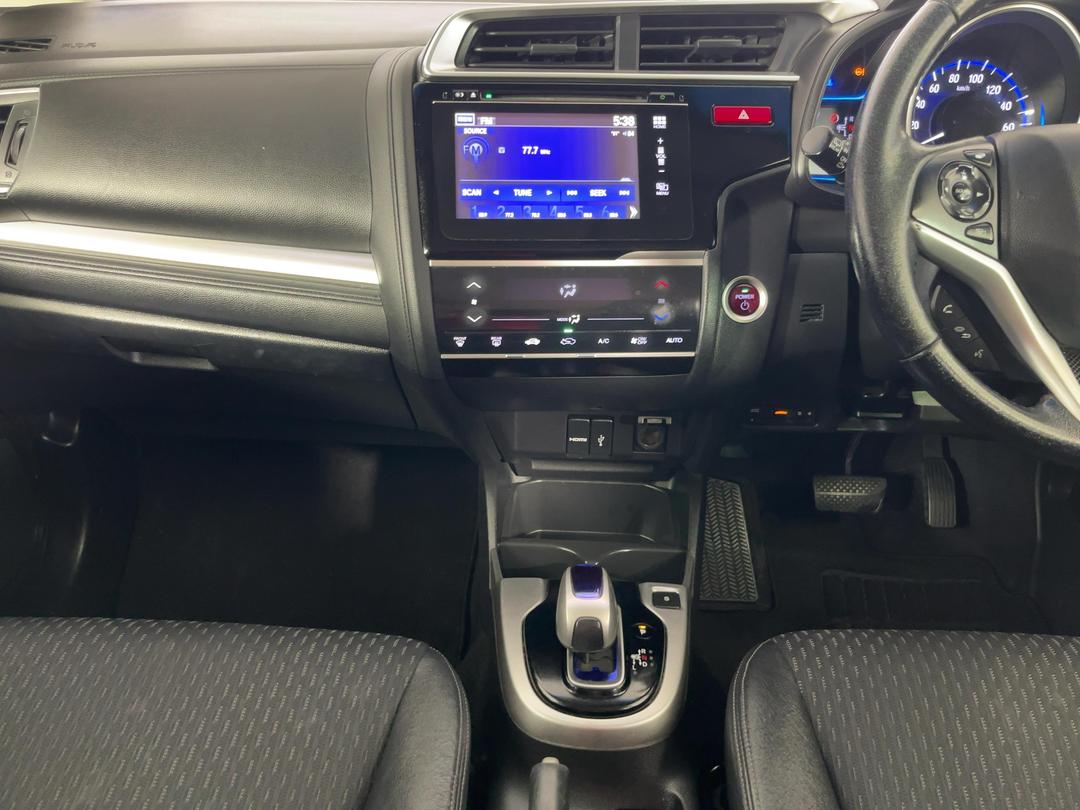 Photo '18' of Honda FIT