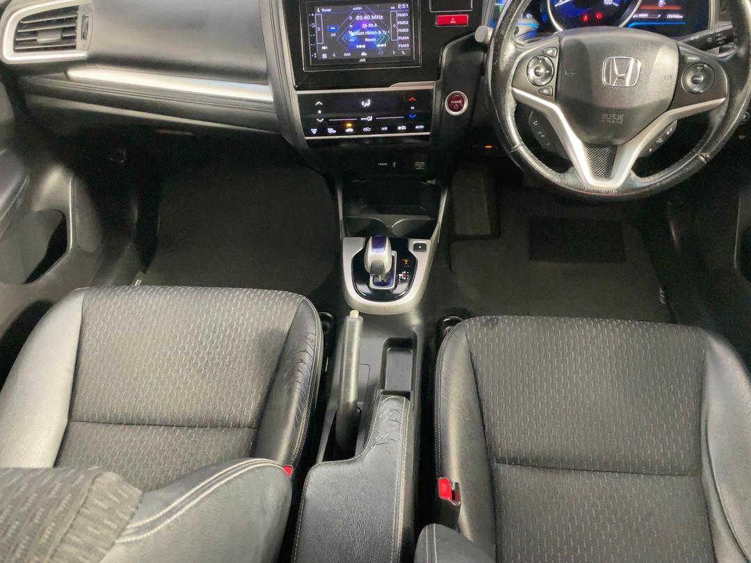 Photo '18' of Honda FIT
