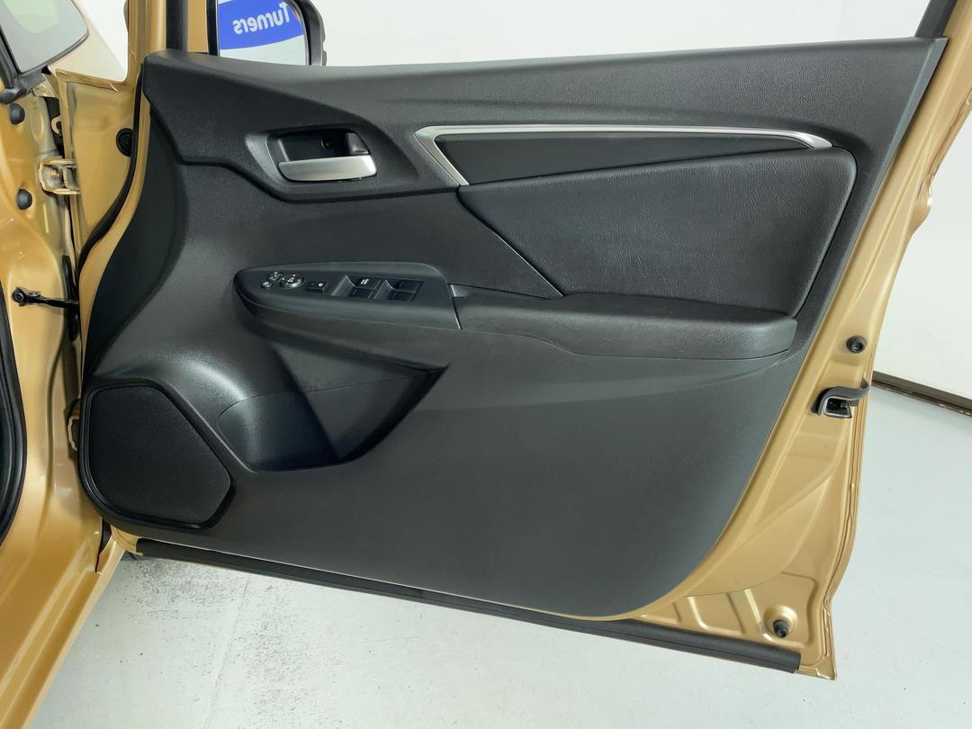 Photo '15' of Honda FIT