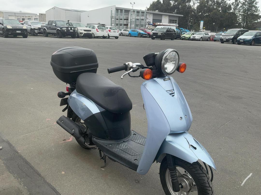 Photo '4' of Honda NVS 50