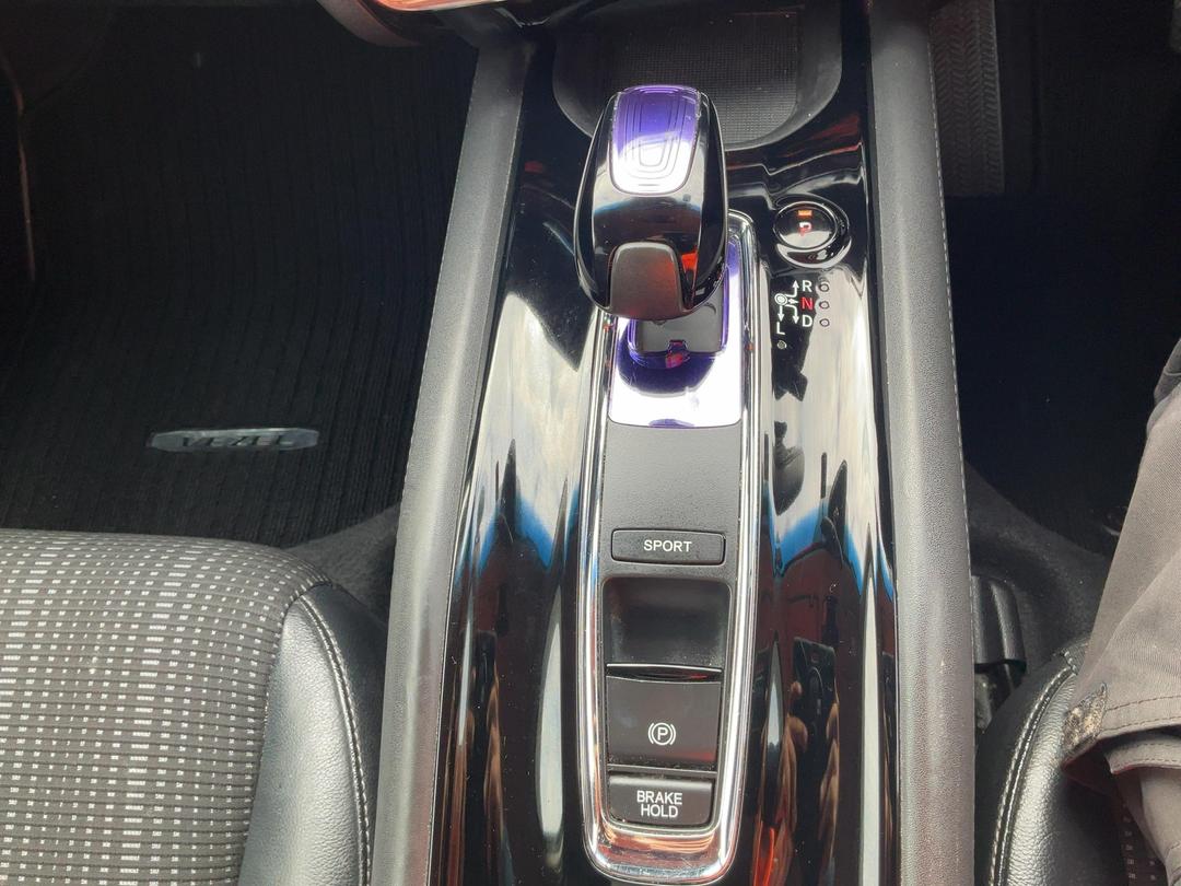 Photo '30' of Honda Vezel