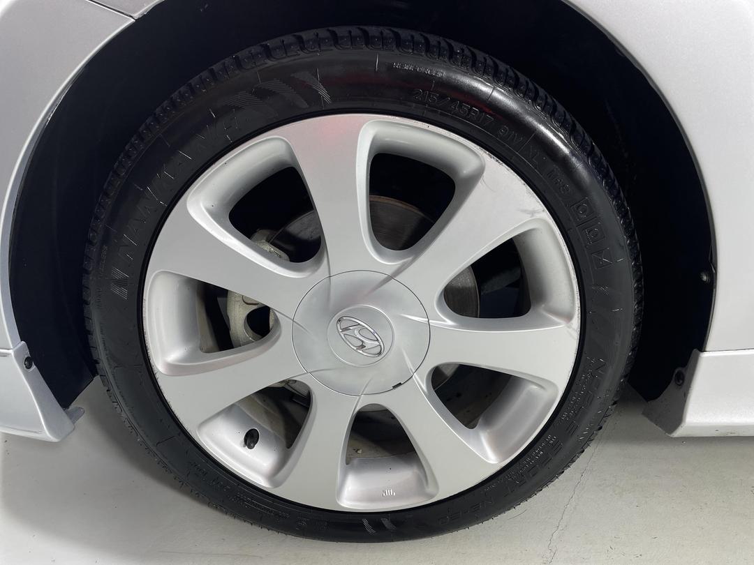 Photo '10' of Hyundai Elantra