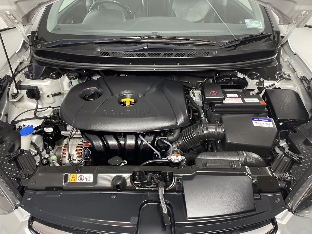 Photo '13' of Hyundai Elantra