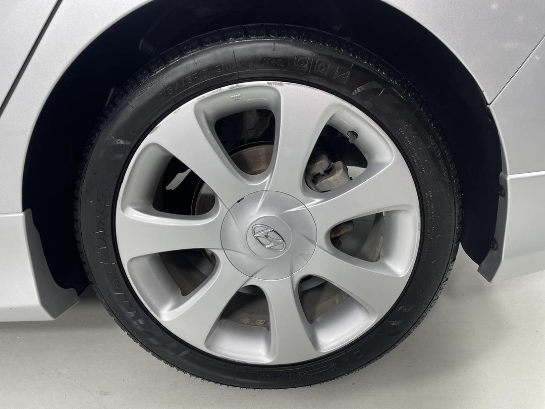 Photo '11' of Hyundai Elantra