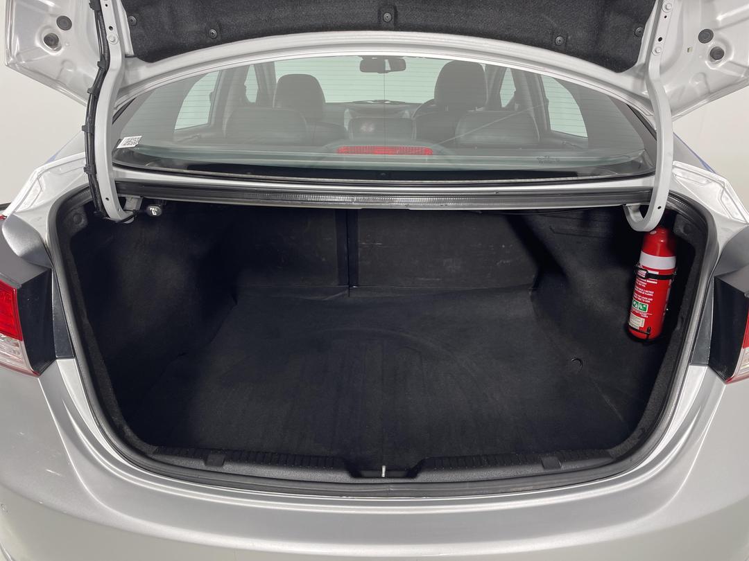 Photo '14' of Hyundai Elantra