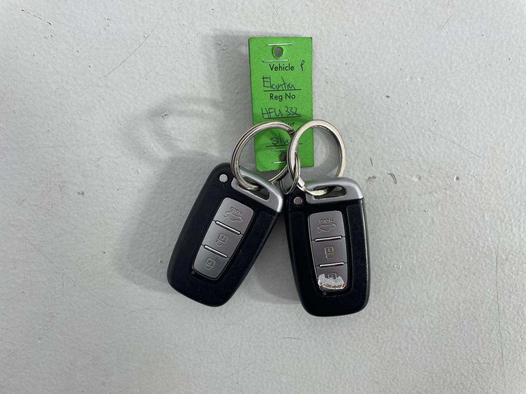 Photo '22' of Hyundai Elantra