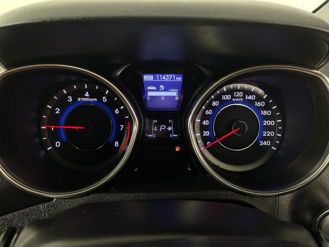 Photo '21' of Hyundai Elantra