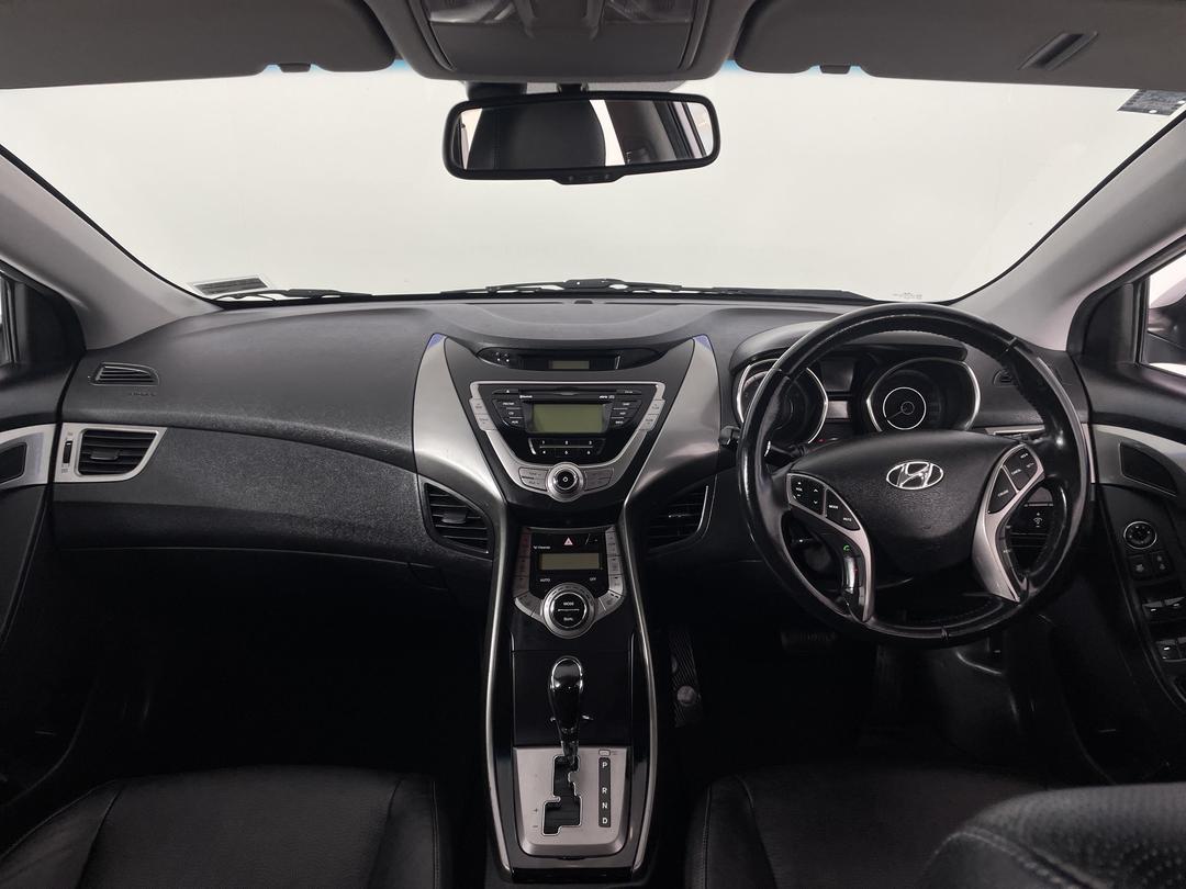 Photo '17' of Hyundai Elantra