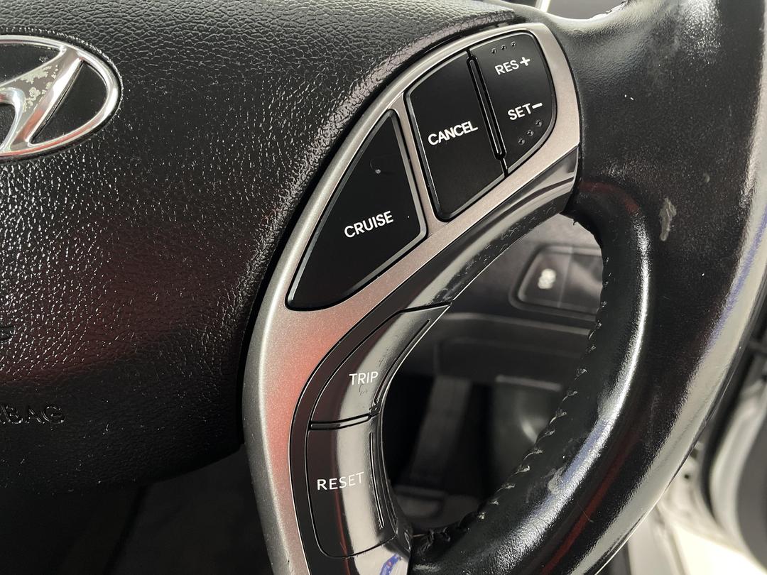 Photo '25' of Hyundai Elantra