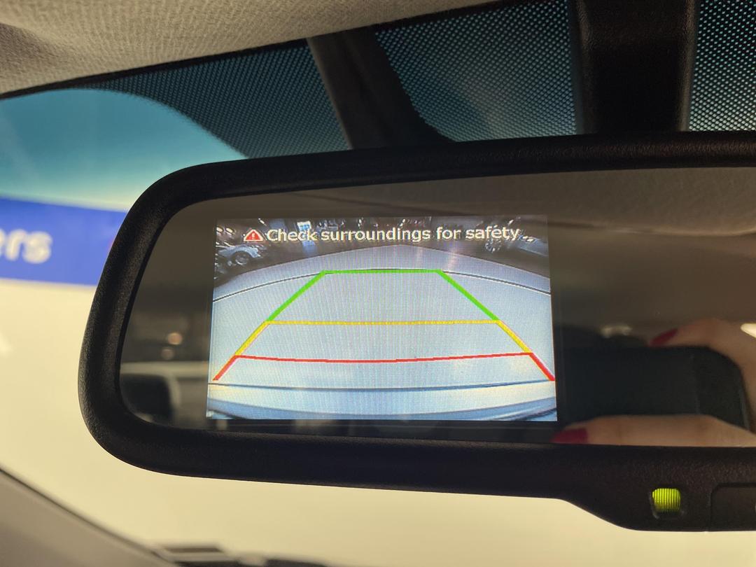 Photo '28' of Hyundai Elantra