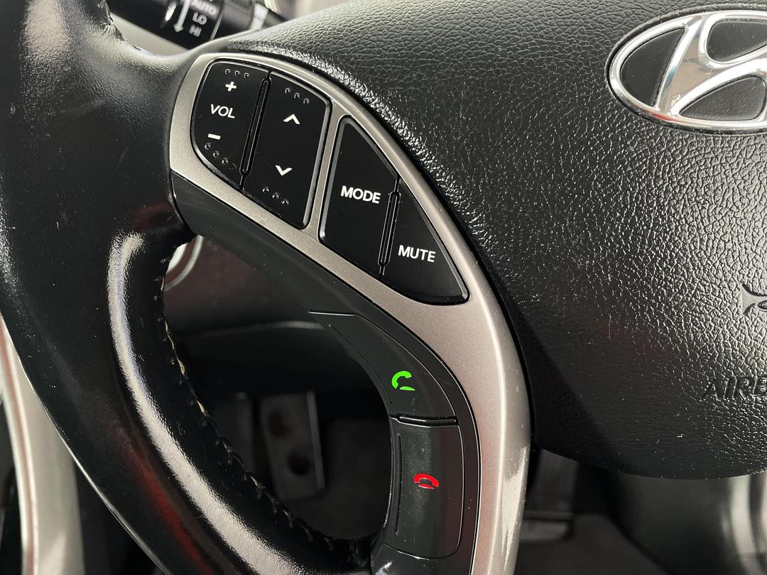 Photo '26' of Hyundai Elantra