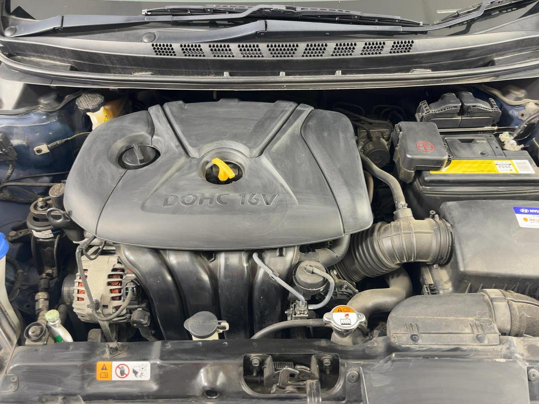 Photo '13' of Hyundai Elantra