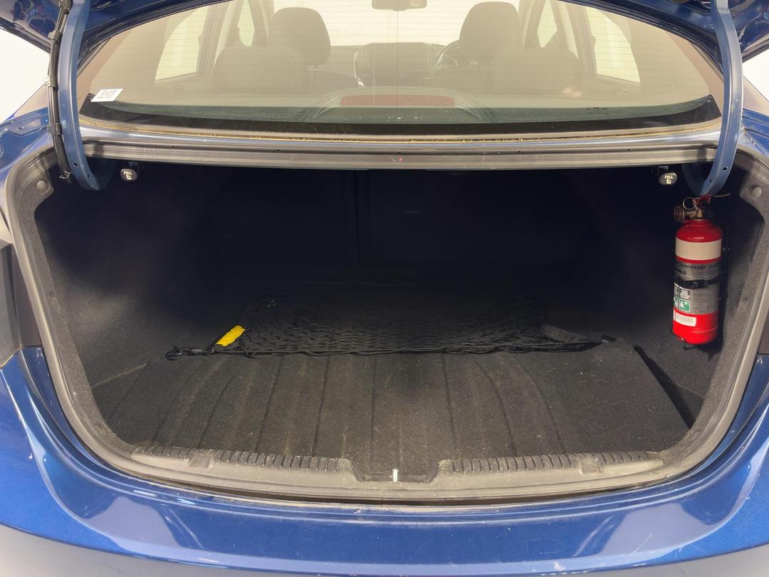 Photo '14' of Hyundai Elantra