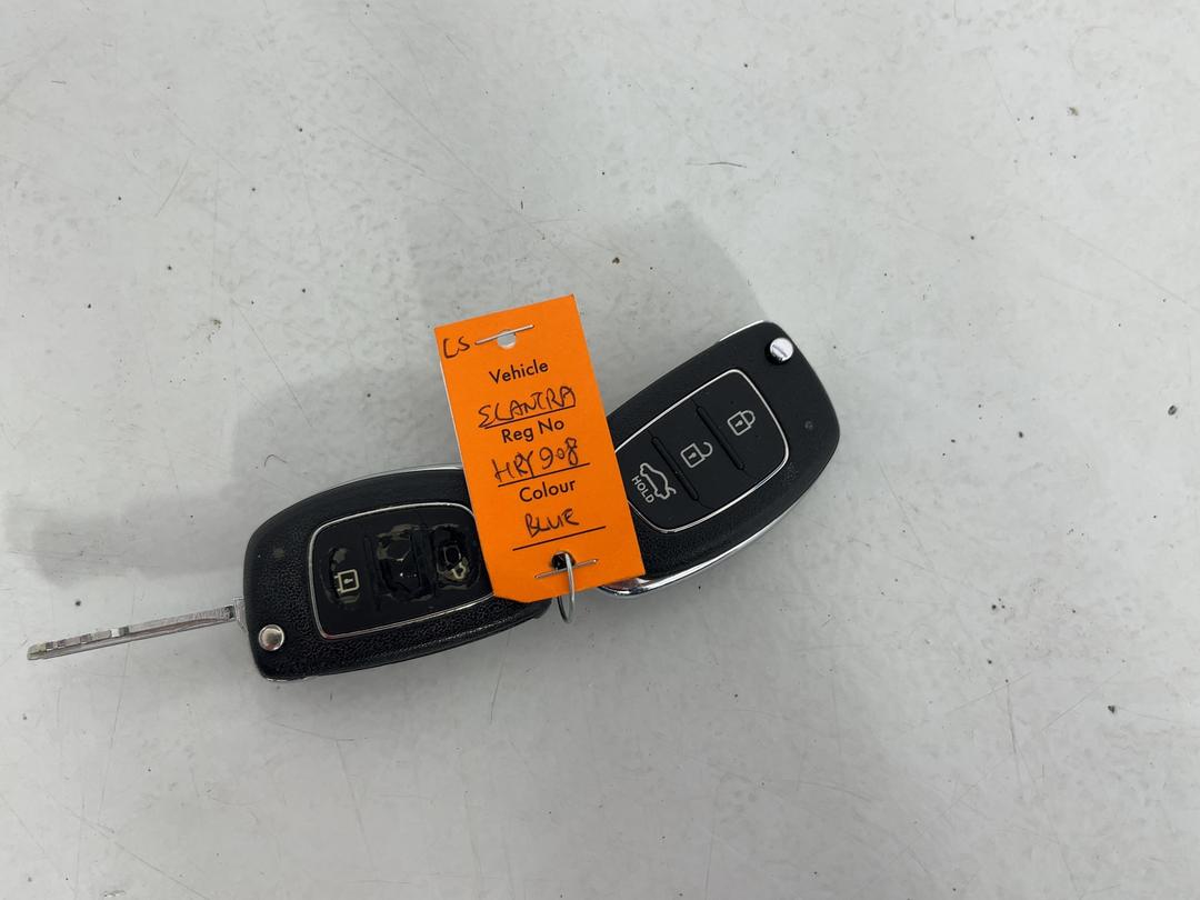 Photo '22' of Hyundai Elantra