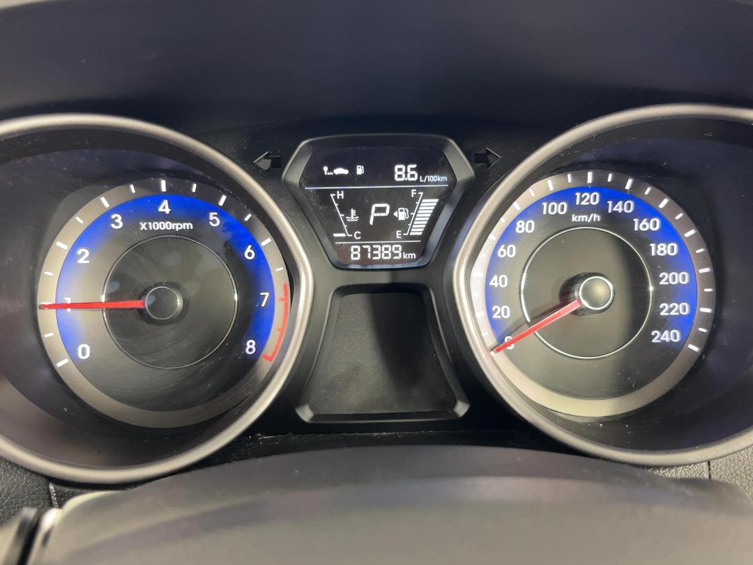 Photo '21' of Hyundai Elantra