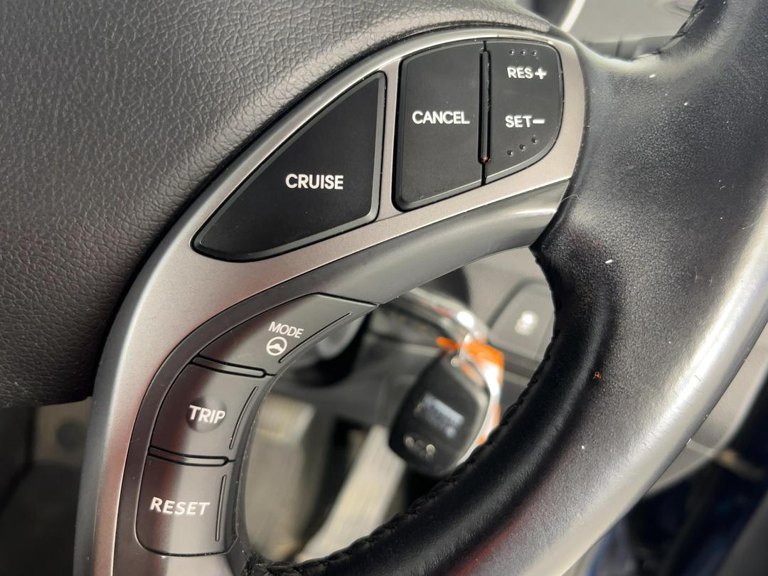 Photo '26' of Hyundai Elantra