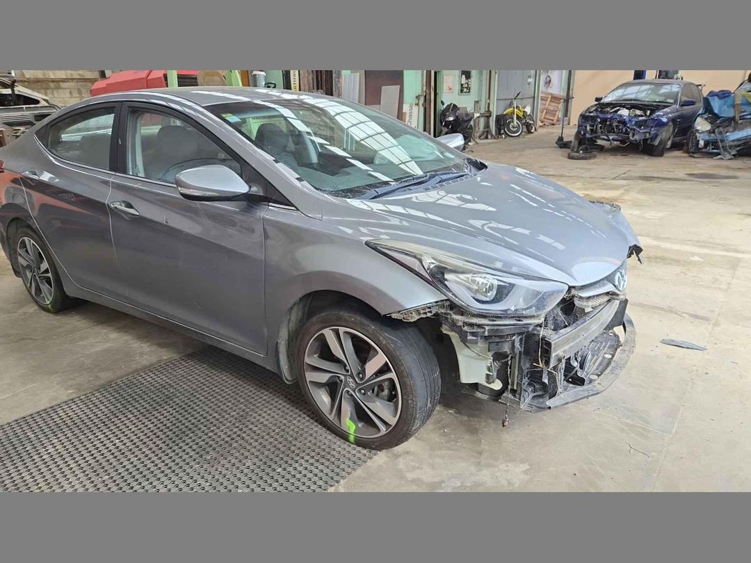 Photo '3' of Hyundai Elantra Photo '3' of Hyundai Elantra