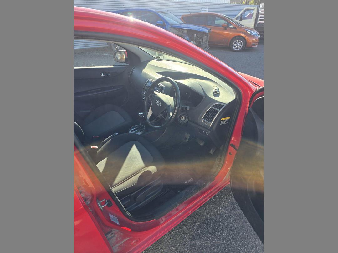 Photo '20' of Hyundai I20 PB Photo '20' of Hyundai I20 PB