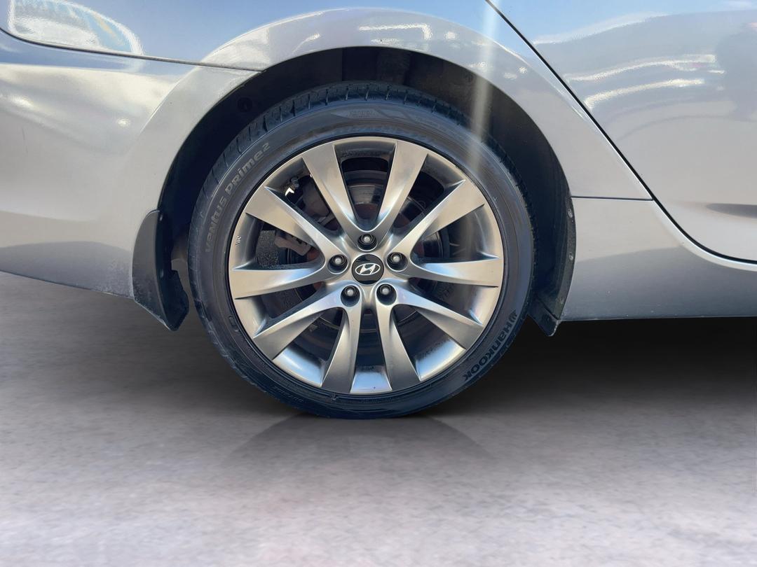 Photo '12' of Hyundai I40