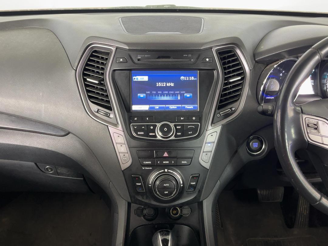 Photo '16' of Hyundai Santa FE DM