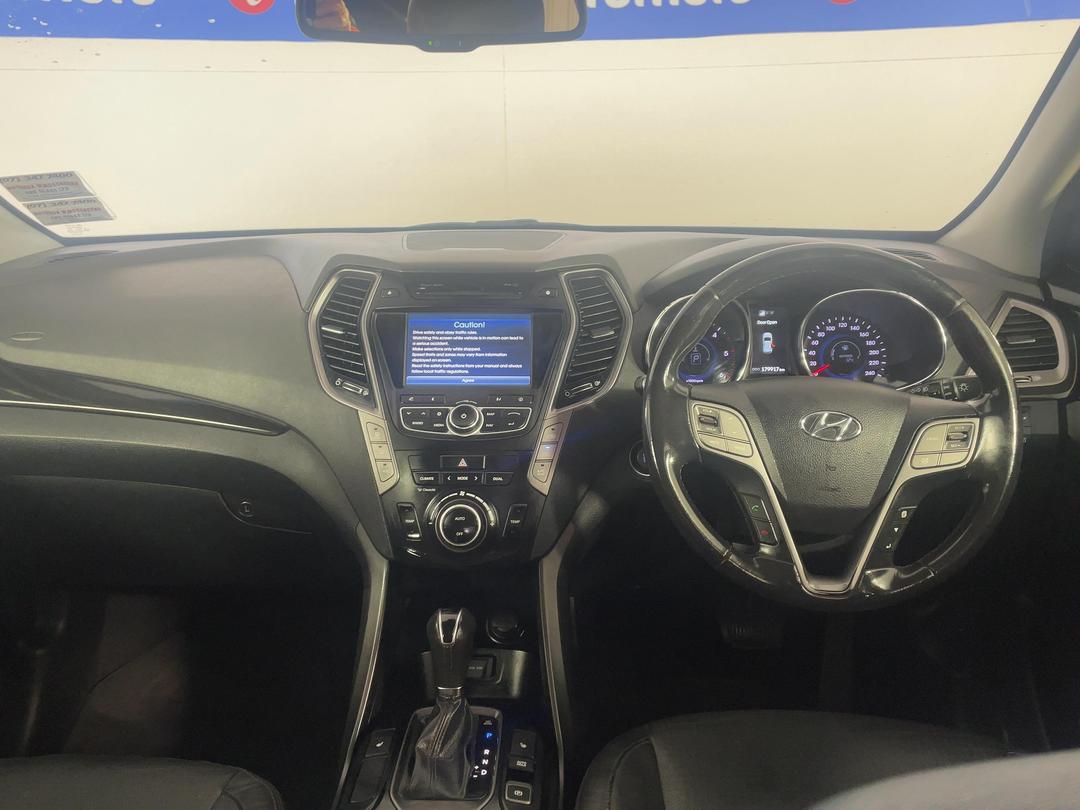 Photo '17' of Hyundai Santa FE