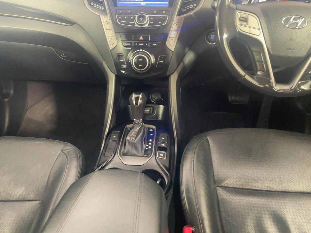 Photo '18' of Hyundai Santa FE