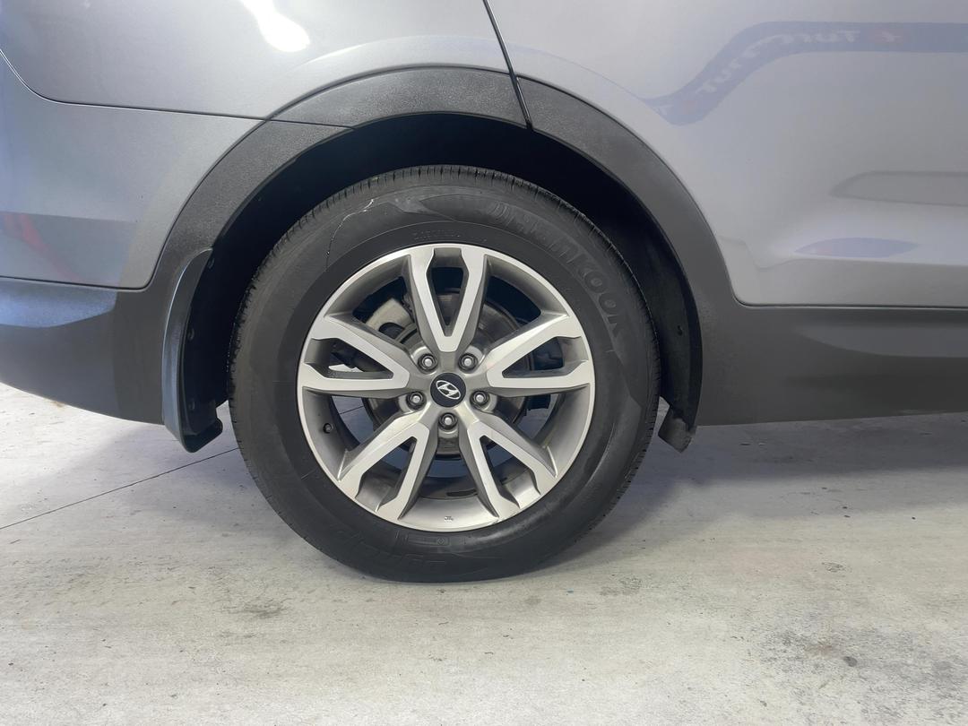Photo '12' of Hyundai Santa FE