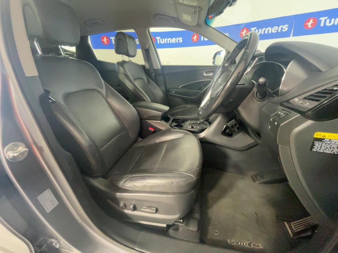 Photo '16' of Hyundai Santa FE