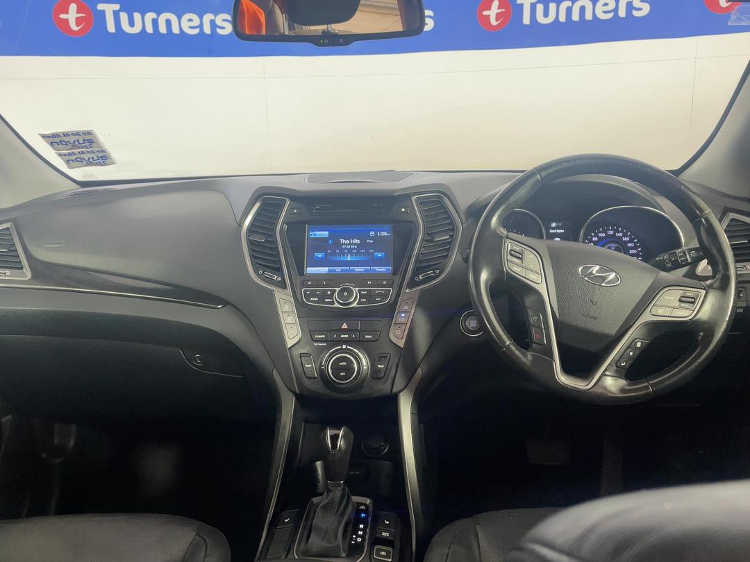 Photo '17' of Hyundai Santa FE