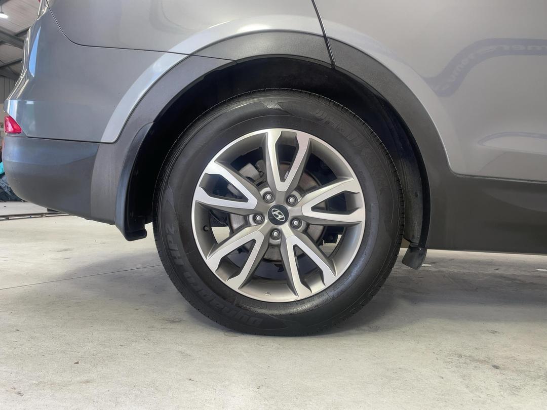 Photo '12' of Hyundai Santa FE