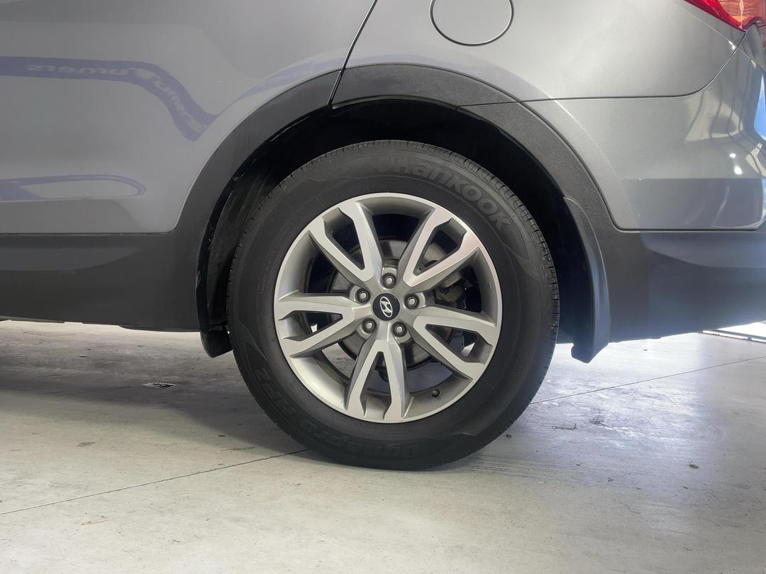 Photo '11' of Hyundai Santa FE