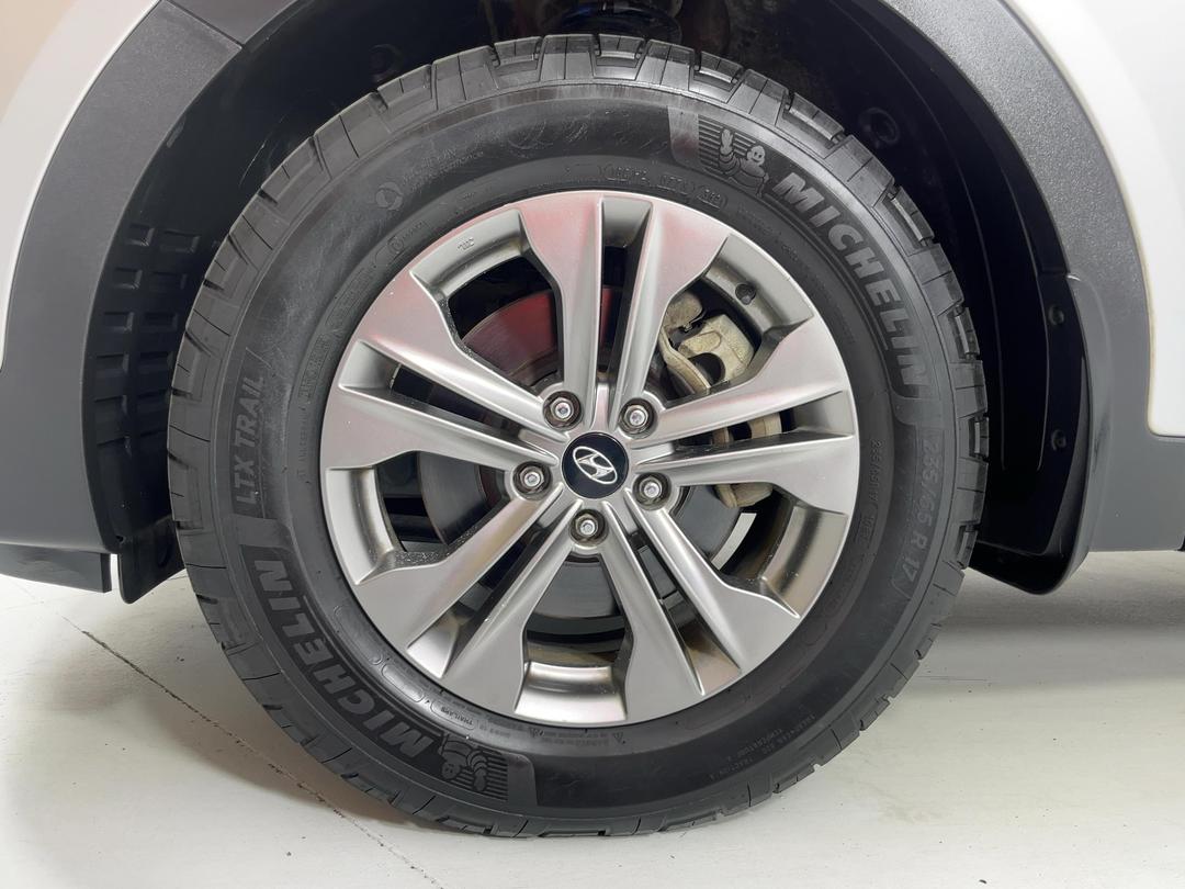 Photo '10' of Hyundai Santa FE