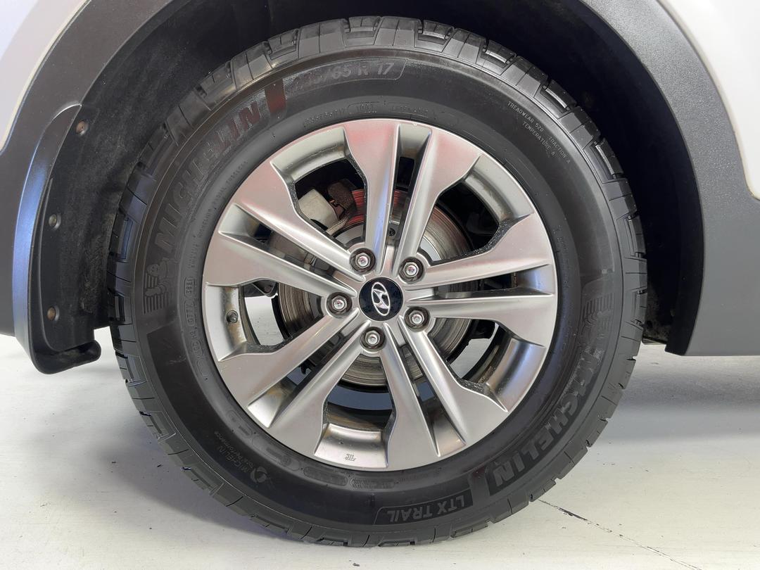 Photo '12' of Hyundai Santa FE