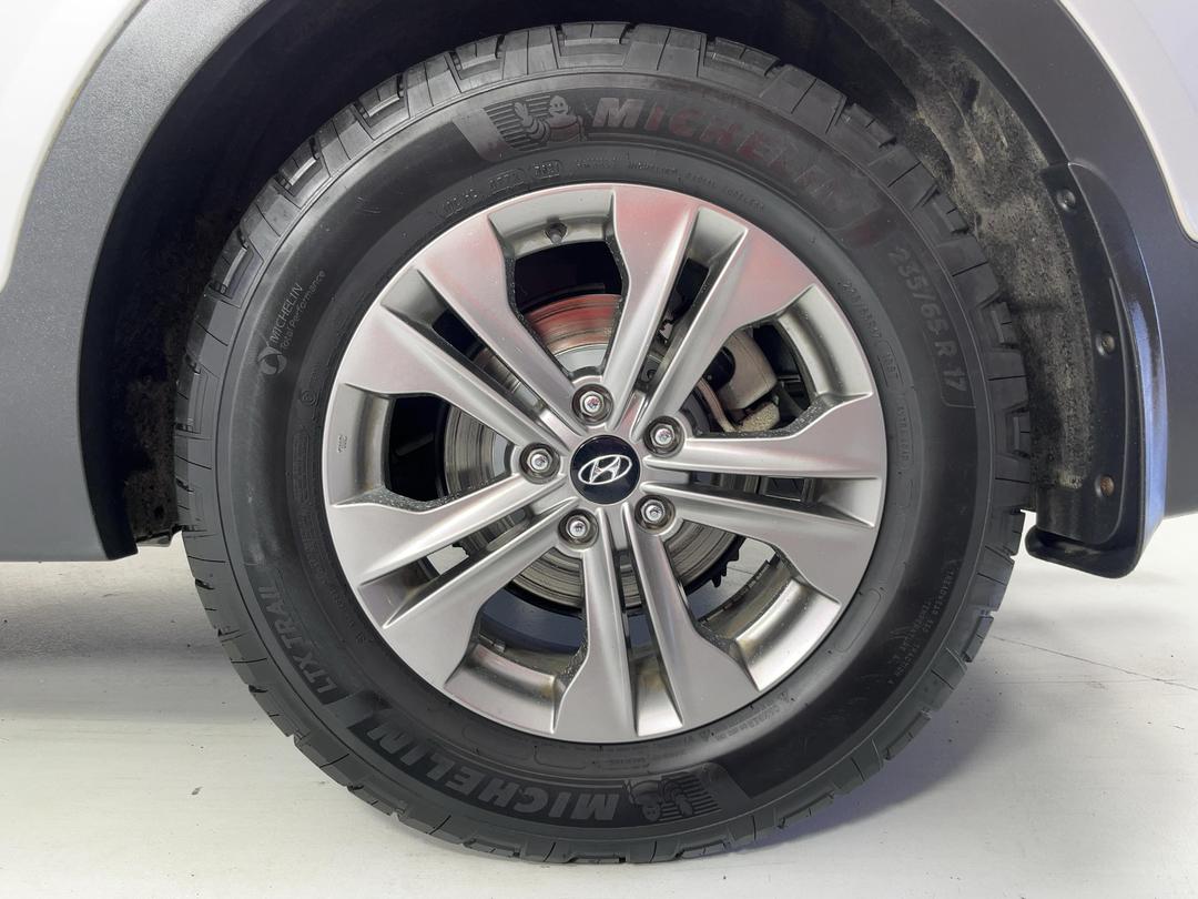 Photo '11' of Hyundai Santa FE