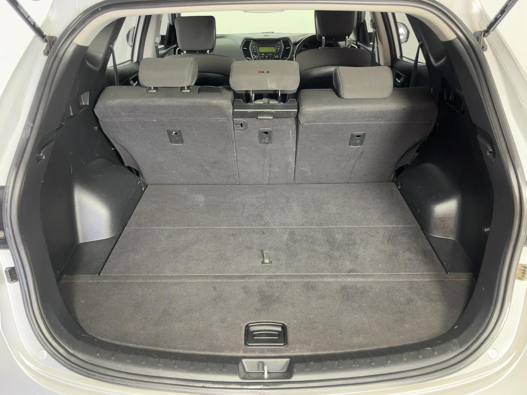 Photo '14' of Hyundai Santa FE