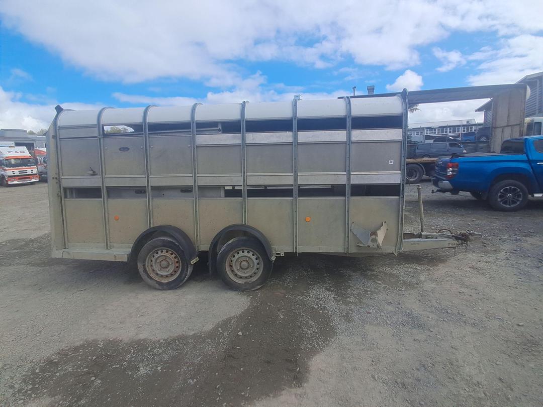 Photo '3' of IFOR WILLIAMS TRAILER Box Body - Tandem