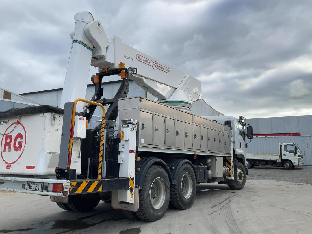 Photo '4' of Isuzu F Series FVZ1400A Cherry Picker/EWP