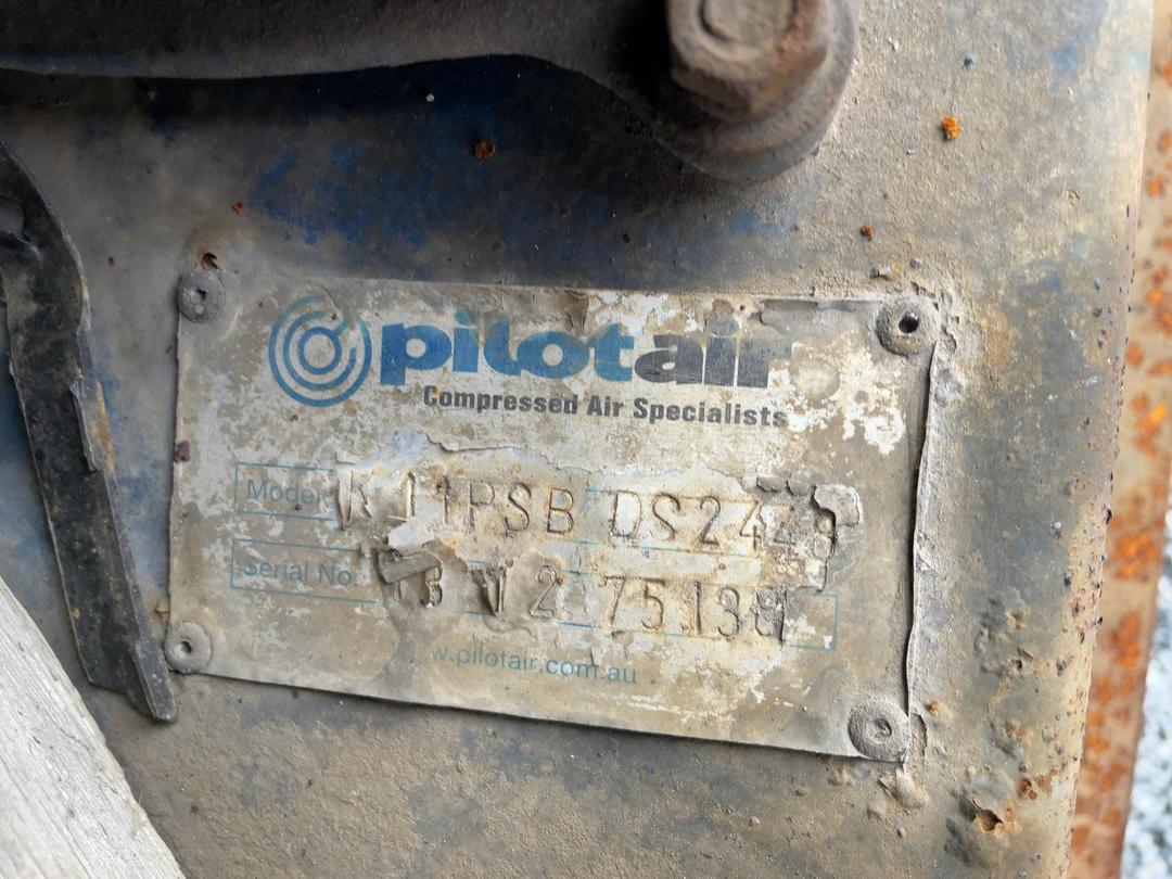 Photo '40' of Iveco Daily 45C17 Flat Deck Crane