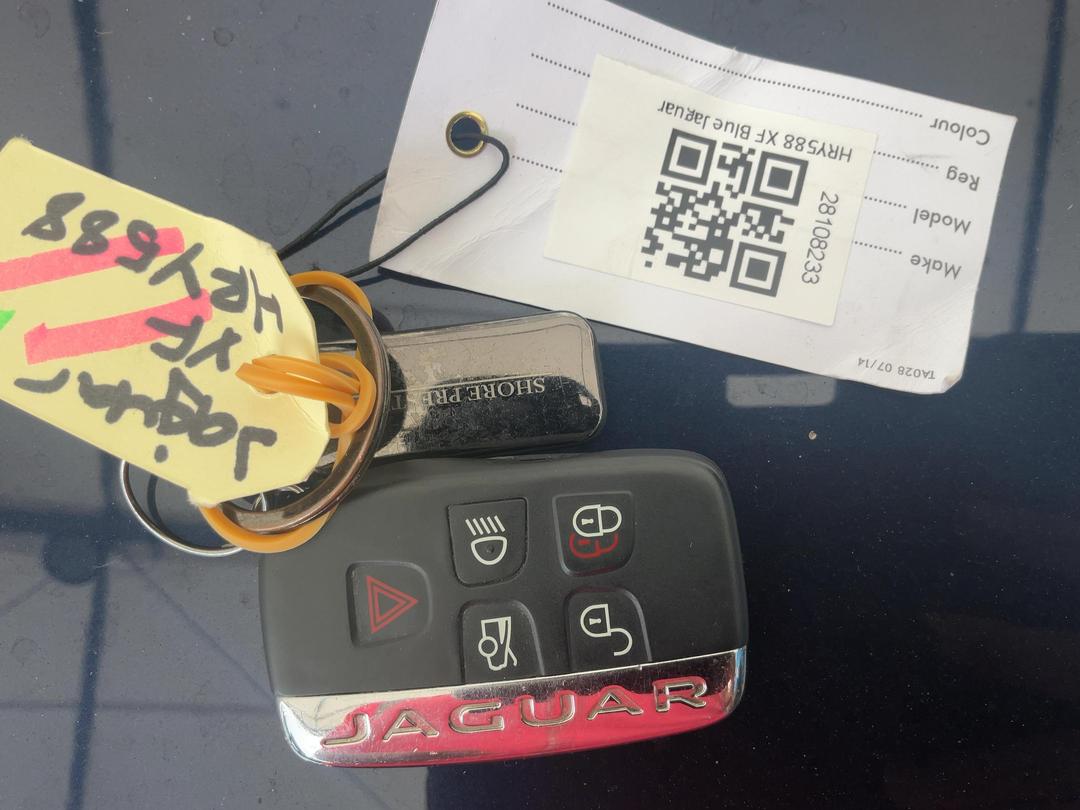 Photo '32' of Jaguar XF Luxury D Auto