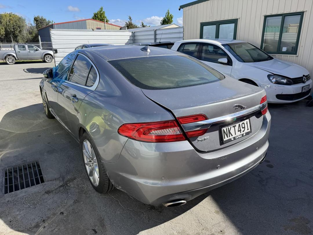 Photo '3' of Jaguar XF Premium Photo '3' of Jaguar XF Premium