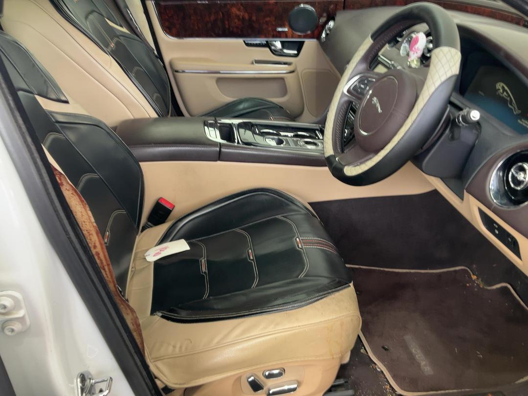 Photo '8' of Jaguar XJ 3.0 Diesel SWB Photo '8' of Jaguar XJ 3.0 Diesel SWB