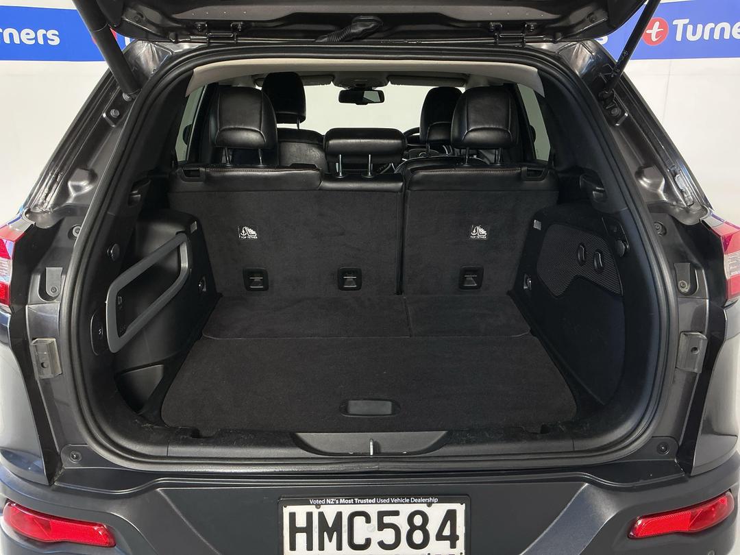 Photo '14' of Jeep Cherokee