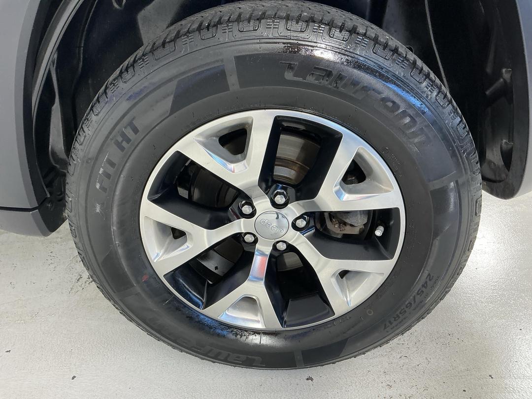 Photo '11' of Jeep Cherokee