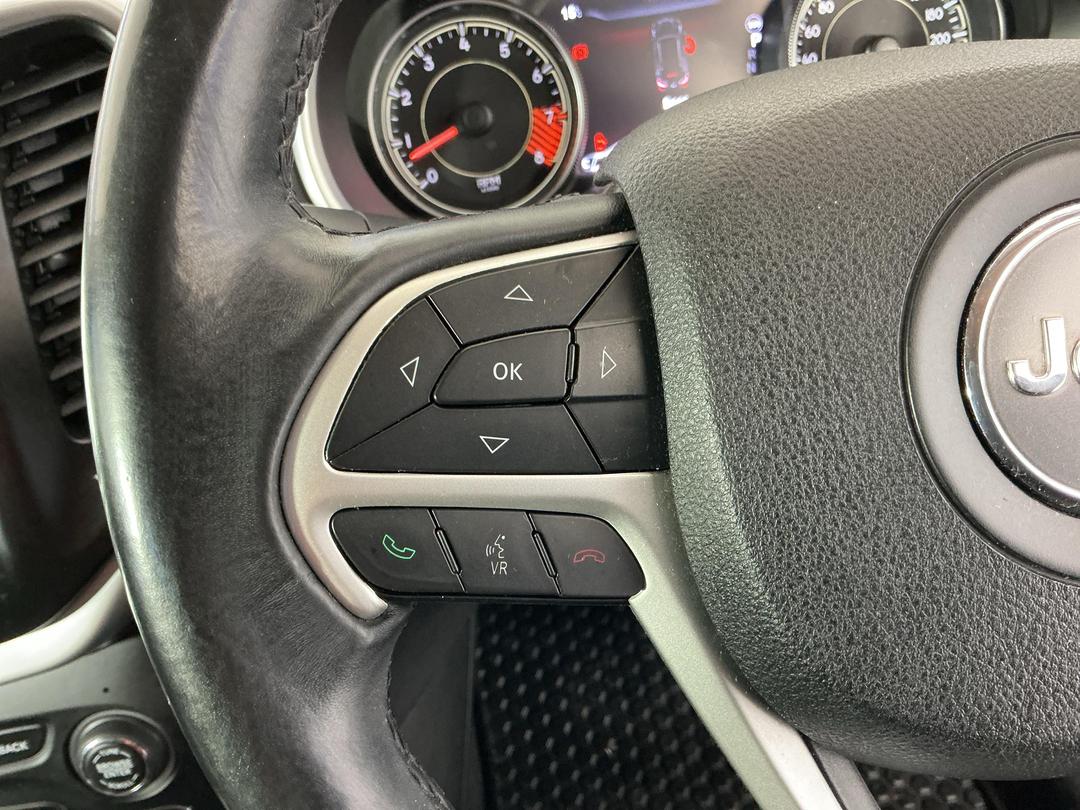 Photo '24' of Jeep Cherokee